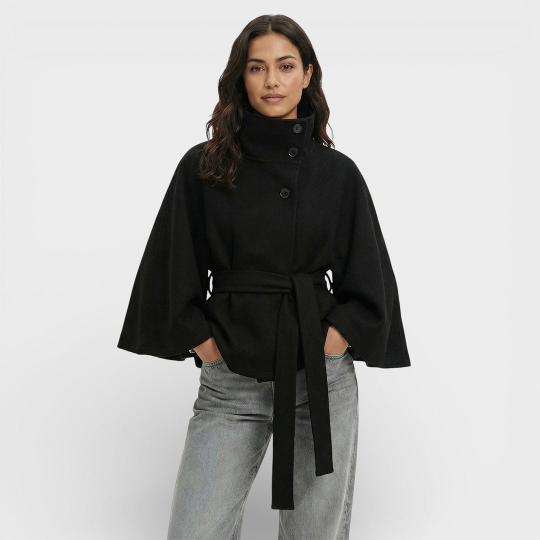 Abrigo Capa Corta con Cinturón