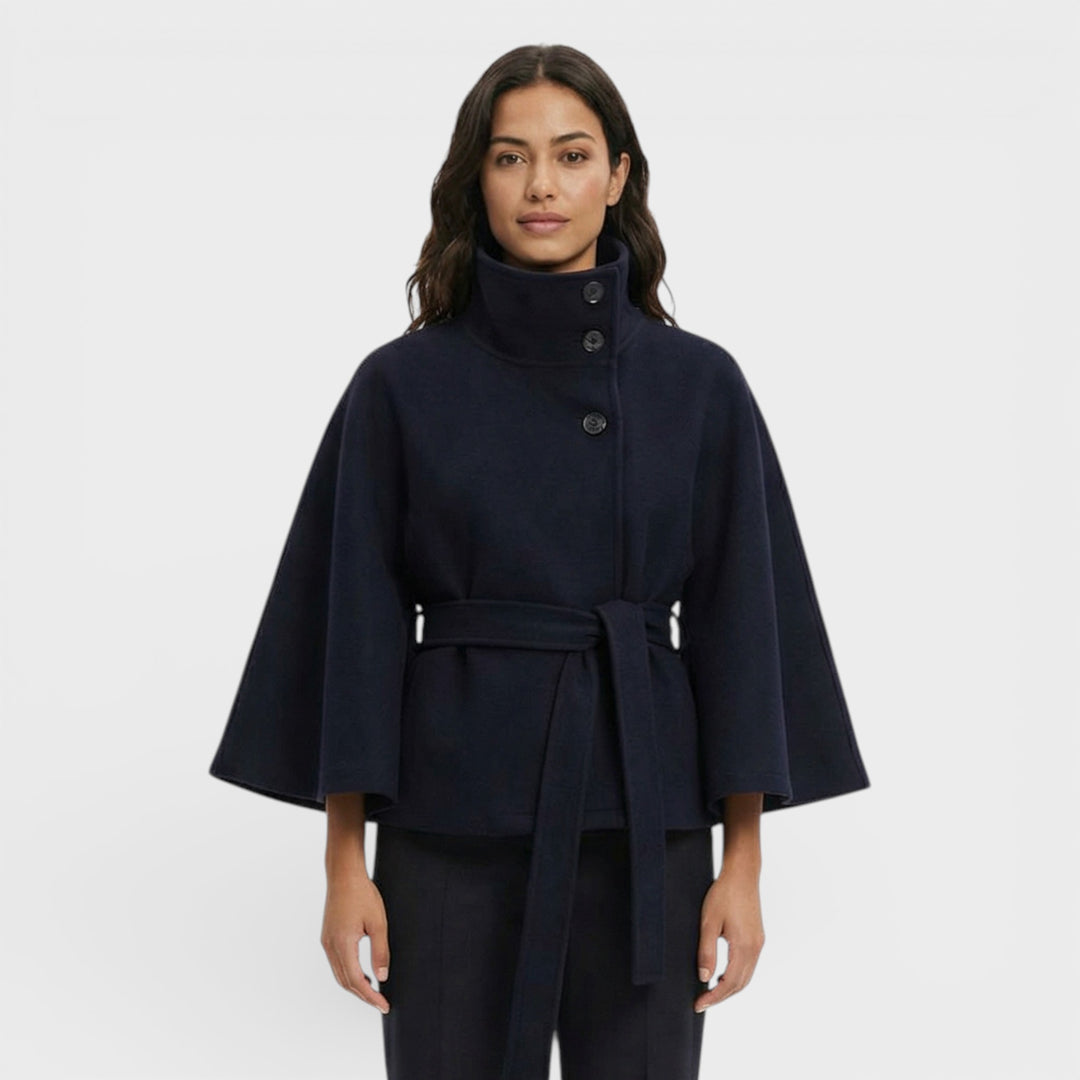 Abrigo Capa Corta con Cinturón