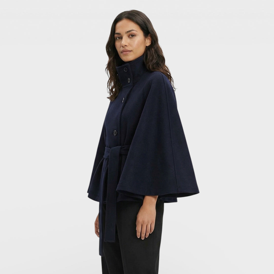 Abrigo Capa Corta con Cinturón