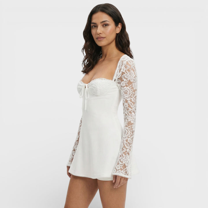 Vestido Mini Encaje Manga Acampanada