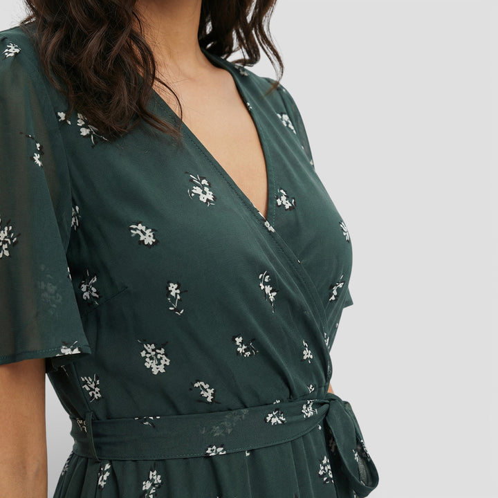 Vestido Midi Manga Corta Escote Pico